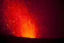 Volcano eruptions at Yasur Volcano, Island of Tanna, Vanuatu... von Danita Delimont