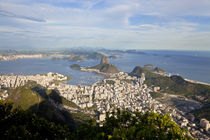 View over Sugarloaf mountain in Guanabara Bay, Rio de Janeiro von Danita Delimont
