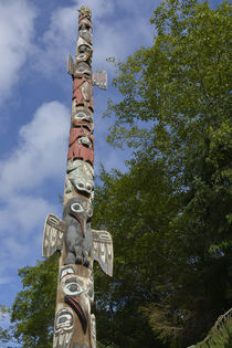 USA, Alaska, Ketchikan, Totem Bight State Historical Park. von Danita Delimont