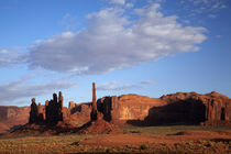 Navajo Nation, Monument Valley, Yei Bi Chei and Totem Pole r... von Danita Delimont