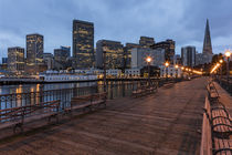 Looking to the skyline from Pier on the Embarcadero in San F... von Danita Delimont