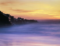 USA, California, La Jolla, Sunset over a beach and waves and... von Danita Delimont
