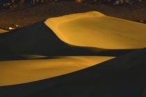 Sunrise over Mesquite Flat Dunes in Death Valley National Pa... by Danita Delimont