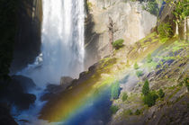 Vernal Falls and hikers on the Mist Trail, California, Usa von Danita Delimont