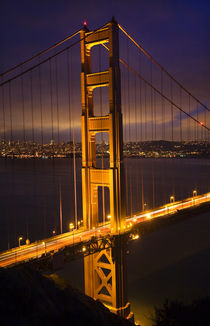 Golden Gate Bridge Night Vertical San Francisco California von Danita Delimont
