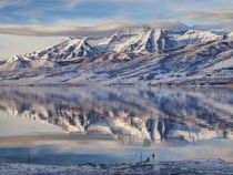 USA, Utah, Heber Valley, Winter reflection of Mount Timpanog... von Danita Delimont