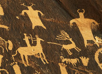 USA, Utah, Newspaper Rock State Park, Petroglyphs on newspap... von Danita Delimont