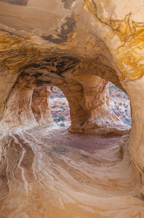 Moqui Cavern, Sandstone erosion cave, near Kanab, Utah von Danita Delimont