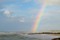 Regenbogen über dem Meer by atelier-kristen