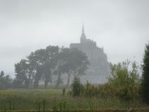 Im Nebel (Le Mont-Saint Michel) by minnewater