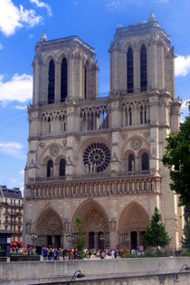 Notre-Dame  by Iris Bernecker