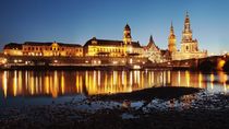 Dresden zur Blauen Stunde (Dresden at the Blue hour) von Thomas Lotze