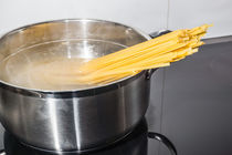 Spaghetti kochen by Mathias Karner