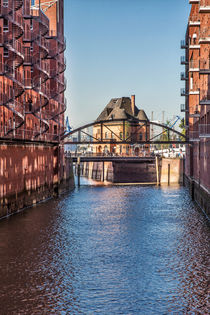 Niederbaumbrücke und Hafenpolizeiwache Hamburg by Britta Hilpert