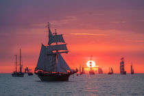 Segelschiffe im Sonnenuntergang von Rico Ködder