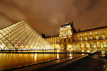 Paris, Louvre museum von Tania Lerro