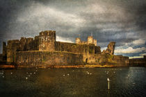 Storm Brewing Over Caerphilly Castle von Ian Lewis