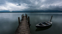 Das Boot im See by Dennis Heidrich