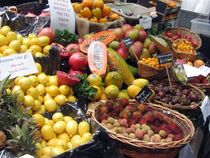 Marktfrisch - exotische Früchte von Angelika Keller