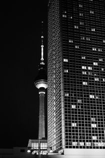 Fernsehturm nachts  by Bastian  Kienitz