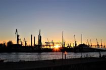 Sonnenuntergang an den Landungsbrücken, Hamburg von assy