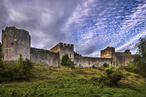 Chepstow-castle-walls-at-sunset