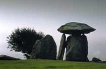 Pentre Ifan ancient Dolmen. Wales von David Lyons