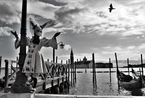 Carnevale di Venezia 2018 - Black and white von wandernd-photography