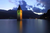 Kirchturm im Reschensee Südtirol von Patrick Lohmüller