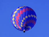 Balloon blue sky von Stefan Herkenrath