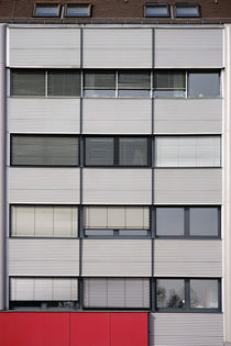 Außenfassade metallisch by Bastian  Kienitz