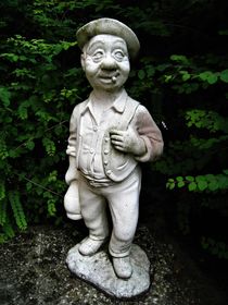 Gartenfigur, Figur in einem Garten von assy