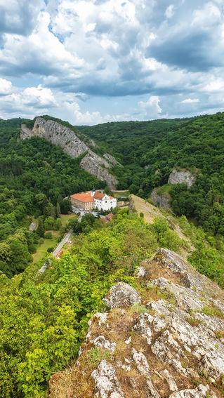 Village-svaty-jan-pod-skalou-czech-republic