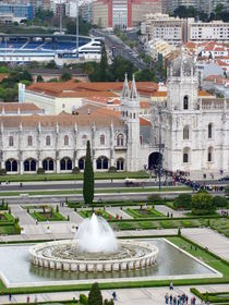 Panoramic view of Fountain on Empire Square and Jeronimos Monastery by ambasador