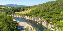 Blick auf den Fluss Ardèche im Süden Frankreichs in dem Départment Ardèche 1 von Thomas Klee