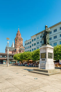 Gutenbergplatz Mainz 17 by Erhard Hess