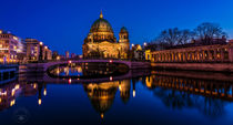 Berliner Dom mit Spiegelung von Oliver Hey