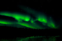 Polarlichter über dem Fluss by Robin Brock