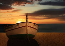 Das Boot im Sonnenuntergang - The boat in the sunset by Monika Juengling