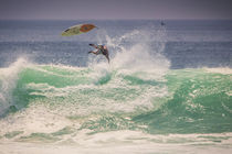 Surfer in den größten Wellen der Welt von Marcel Lorenz