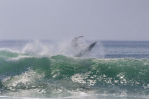 Surfer in den größten Wellen der Welt by Marcel Lorenz