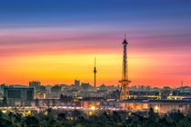 Blick über Berlin mit dem Funkturm und Fersehturm im Hintergrund, sehr farbig by David Mrosek