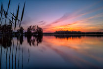 Sonnenuntergang am Seddiner See mit leuchten Farben by David Mrosek