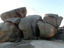 Jahrmillionenalte Steinformationen in der Bretagne by Claudia Fischer-Curdts