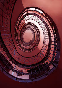 Red spiral staircase von Jarek Blaminsky