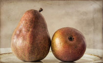 Red Pears by Elisabeth  Lucas
