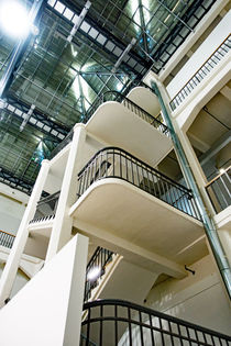 Treppenhaus in einem Lichthof des ZKM Karlsruhe by Hartmut Binder