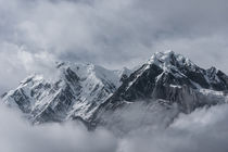'Annapurna in Wolken' von Christian Behrens
