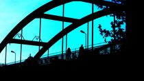 Brücke auf blau von Nicolai Fleckenstein