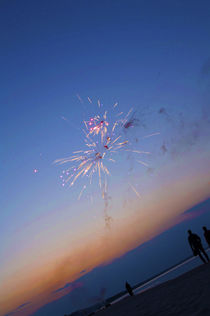 Feuerwerk am Strand by artificialprogress